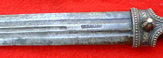 DEGA008.jpg (94256 bytes)