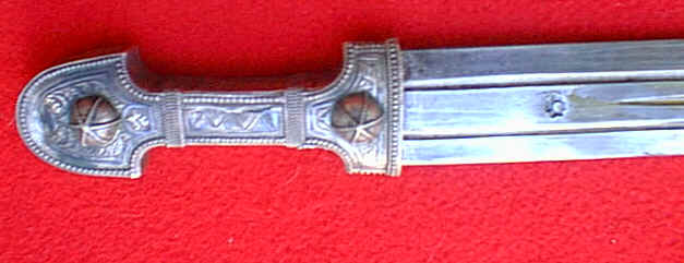 KINDJ026.jpg (99684 bytes)