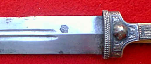 KINJ006.jpg (74240 bytes)