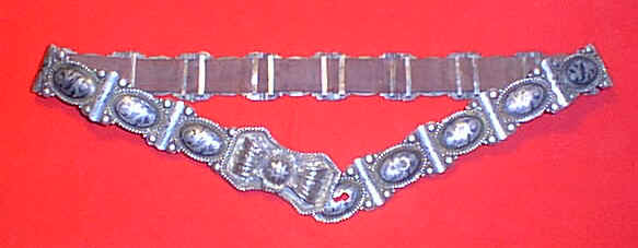 belt002.jpg (55704 bytes)